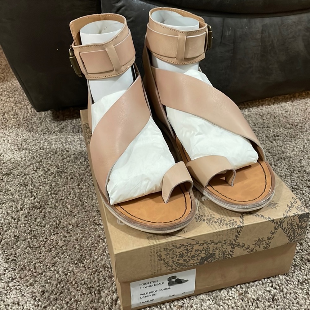 Free People Vale Boot Sandal in Make Up Size 41